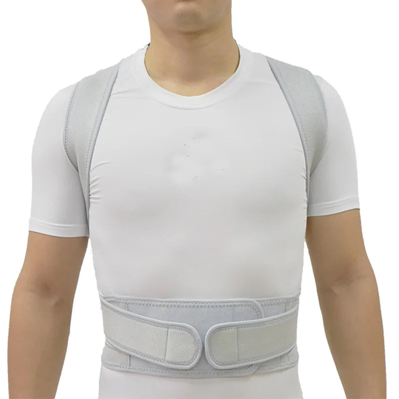 Homme_porte_le_correcteur_de_posture_-_Gris_pour_redresser_son_dos