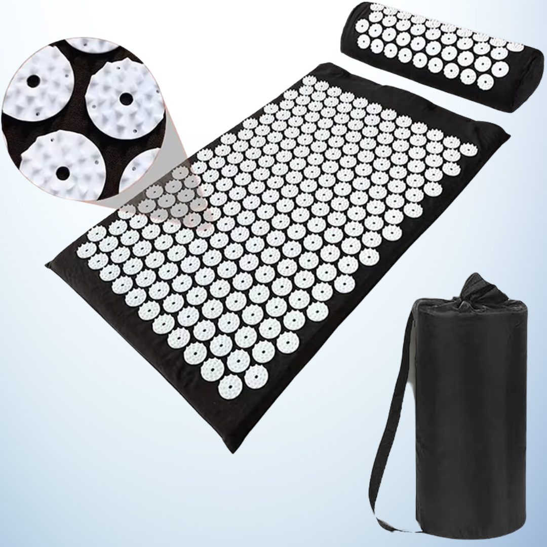 Le tapis acupression - Akumata Soft Noir est confectionné avec un coussin rempli de picots pointus.