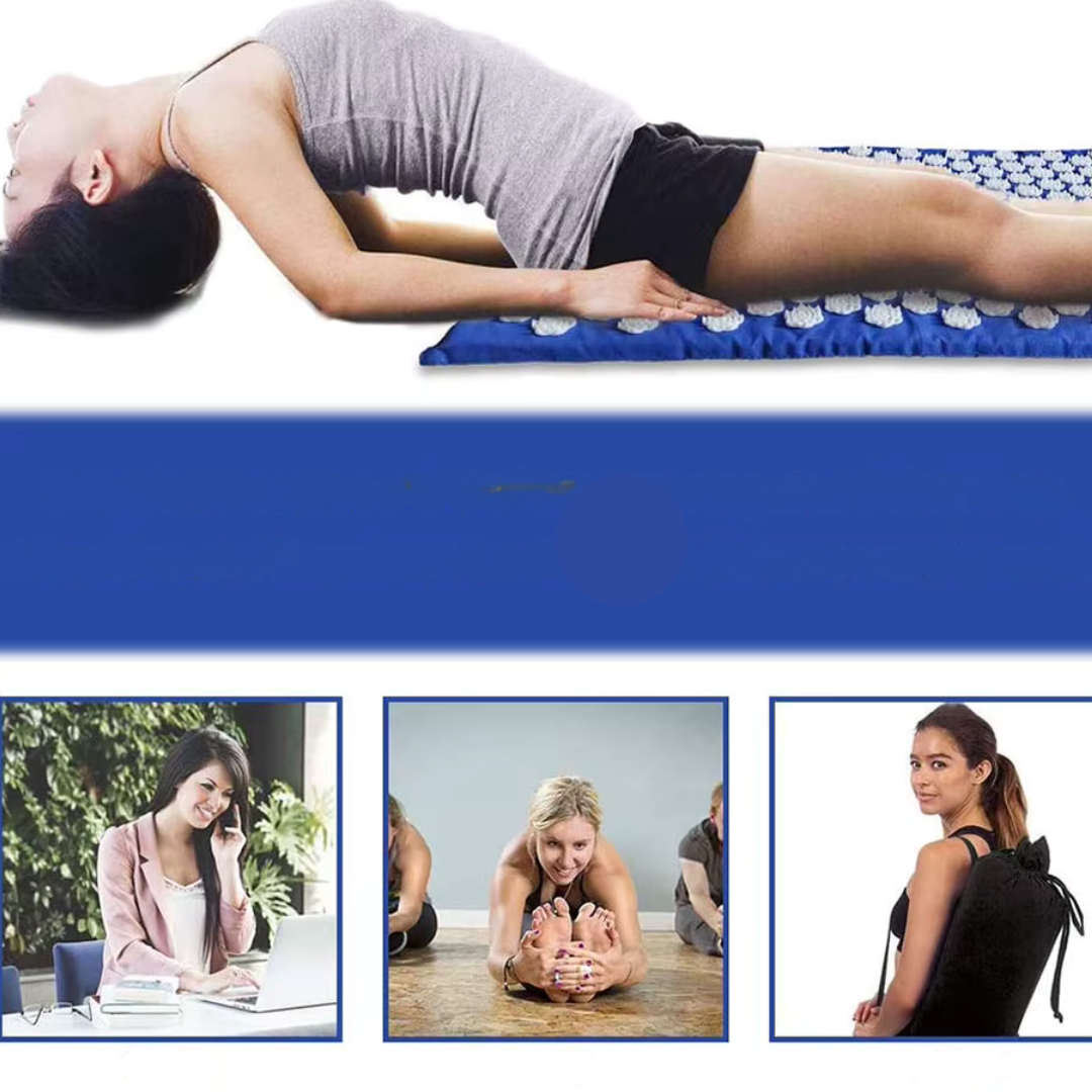 Femme étendue sur le tapis d'acupression -Fleur de lotus bleu 