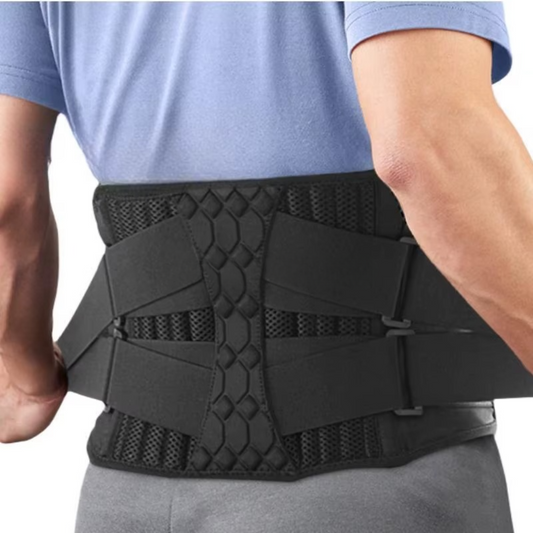 Homme_porte_la_ceinture_lombaire_FitSprings_pour_ses_douleurs_lombaire