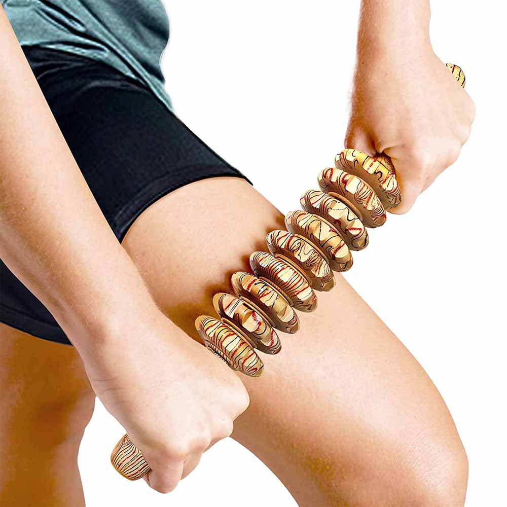 Le rouleau de massage en bois est idéal pour masser en profondeur votre cellulite au niveau des cuisses et des jambes. 