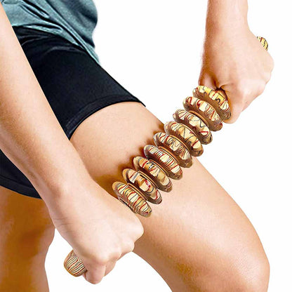 Le rouleau de massage en bois est idéal pour masser en profondeur votre cellulite au niveau des cuisses et des jambes. 
