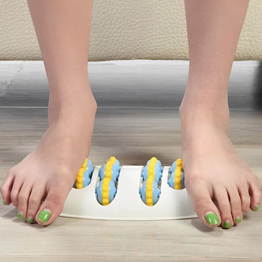 Le rouleau de massage pour pied, se positionne sous les pieds pour ensuite exercer un mouvement de va-et-vient pour faire rouler les billes sous vos pieds. 