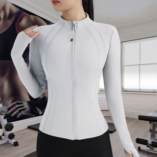 Notre-Veste-de-sport-FitJacket-est-disponible-dans-la-couleur-Blanc-pour-un-style-plus-passe-partout-qui-definit-les-formes