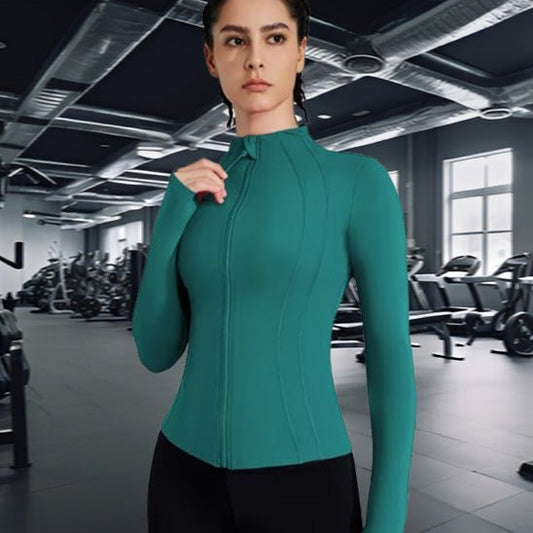 Notre-Veste-de-sport-FitJacket-est-disponible-dans-la-couleur-turquoise-pour-offrir-un-coté-plus-hivernale