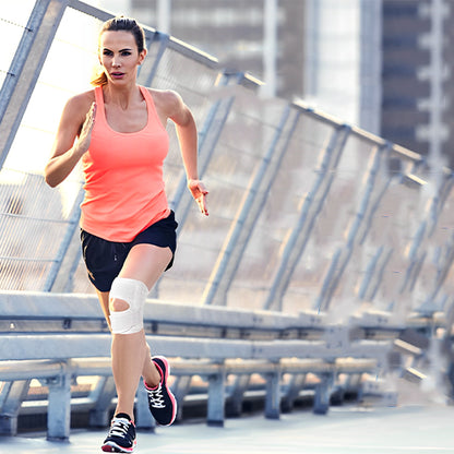La genouillère pour rotule FitStrap est idéal pour faire les activités avec impact comme la course à pied. 